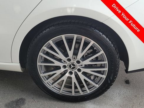 Used 2025 Mercedes-Benz CLA 250 image 29