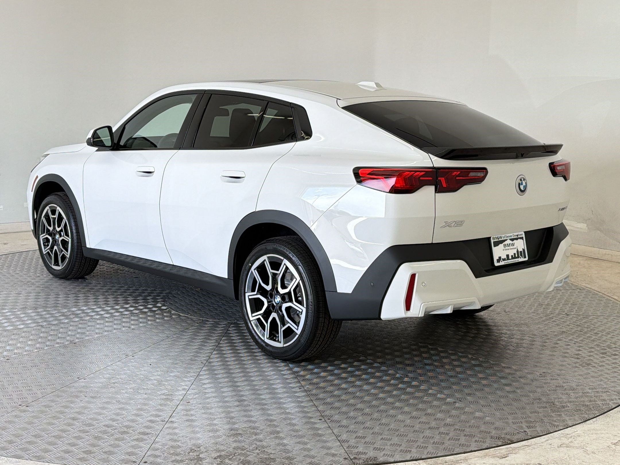 New 2026 BMW X2 xDrive28i w/ Technology Package AWD/4WD image 3