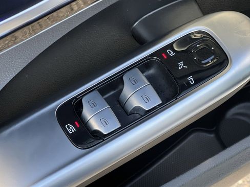 Used 2022 Mercedes-Benz C 300 4MATIC Sedan image 13