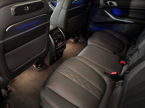 Used 2024 BMW X7 xDrive40i w/ Executive Package image 4