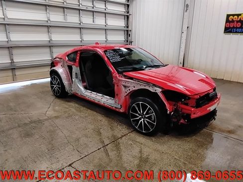 Used 2023 Toyota GR86 w/ ALL Weather Mat Package (TMS) image 1