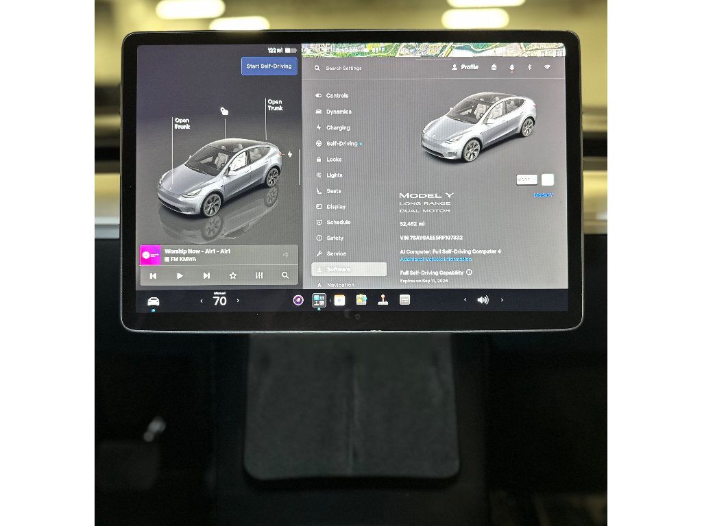 Used 2024 Tesla Model Y Long Range AWD/4WD image 29