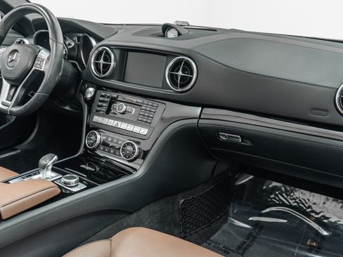 Used 2016 Mercedes-Benz SL 550 image 14
