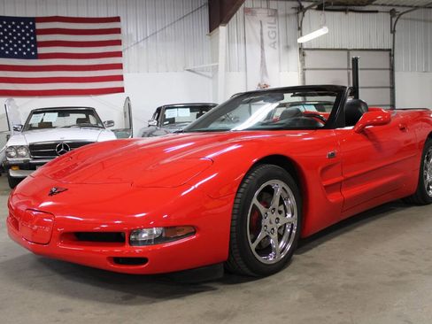Used 2004 Chevrolet Corvette Convertible w/ Preferred Equipment Group image 22