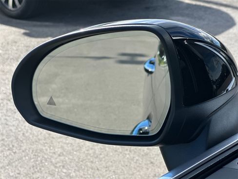 Certified 2025 Mercedes-Benz GLC 300 image 10