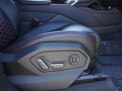 Used 2020 Lamborghini Urus AWD/4WD image 32