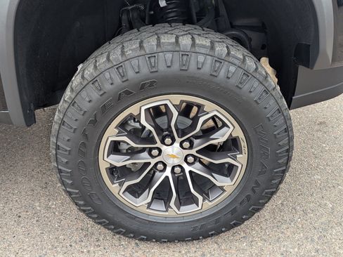 Used 2022 Chevrolet Colorado ZR2 image 9