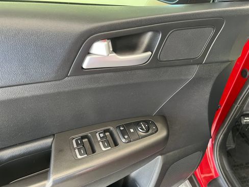 Used 2020 Kia Sportage LX FWD image 13