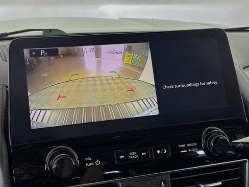 Used 2021 Nissan Armada SV image 16