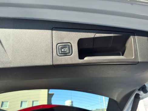 Certified 2024 Cadillac XT5 Premium Luxury w/ LPO, Floor Liner Package AWD/4WD image 15