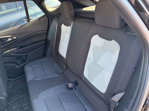 Used 2025 Chevrolet Trax RS w/ Sunroof Package image 25