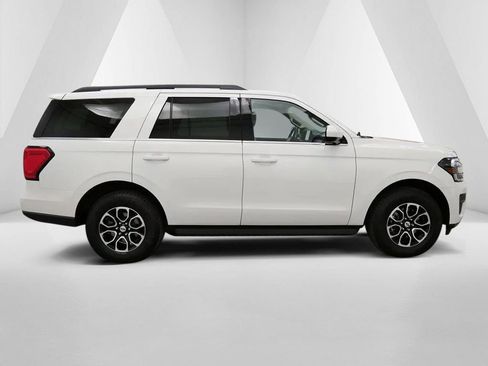 Used 2022 Ford Expedition XLT image 8