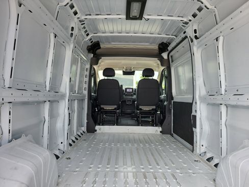 Used 2026 RAM ProMaster 2500 w/ Convenience Group FWD image 13