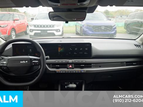 Used 2025 Kia K4 LXS image 19