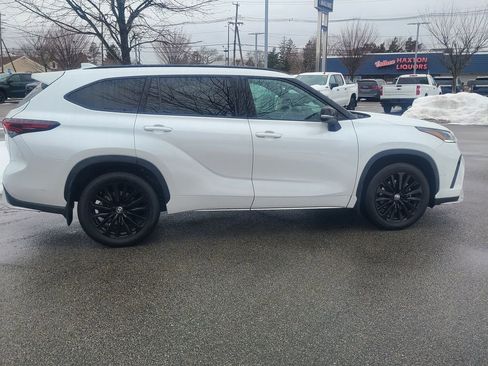 Used 2024 Toyota Highlander XSE image 7