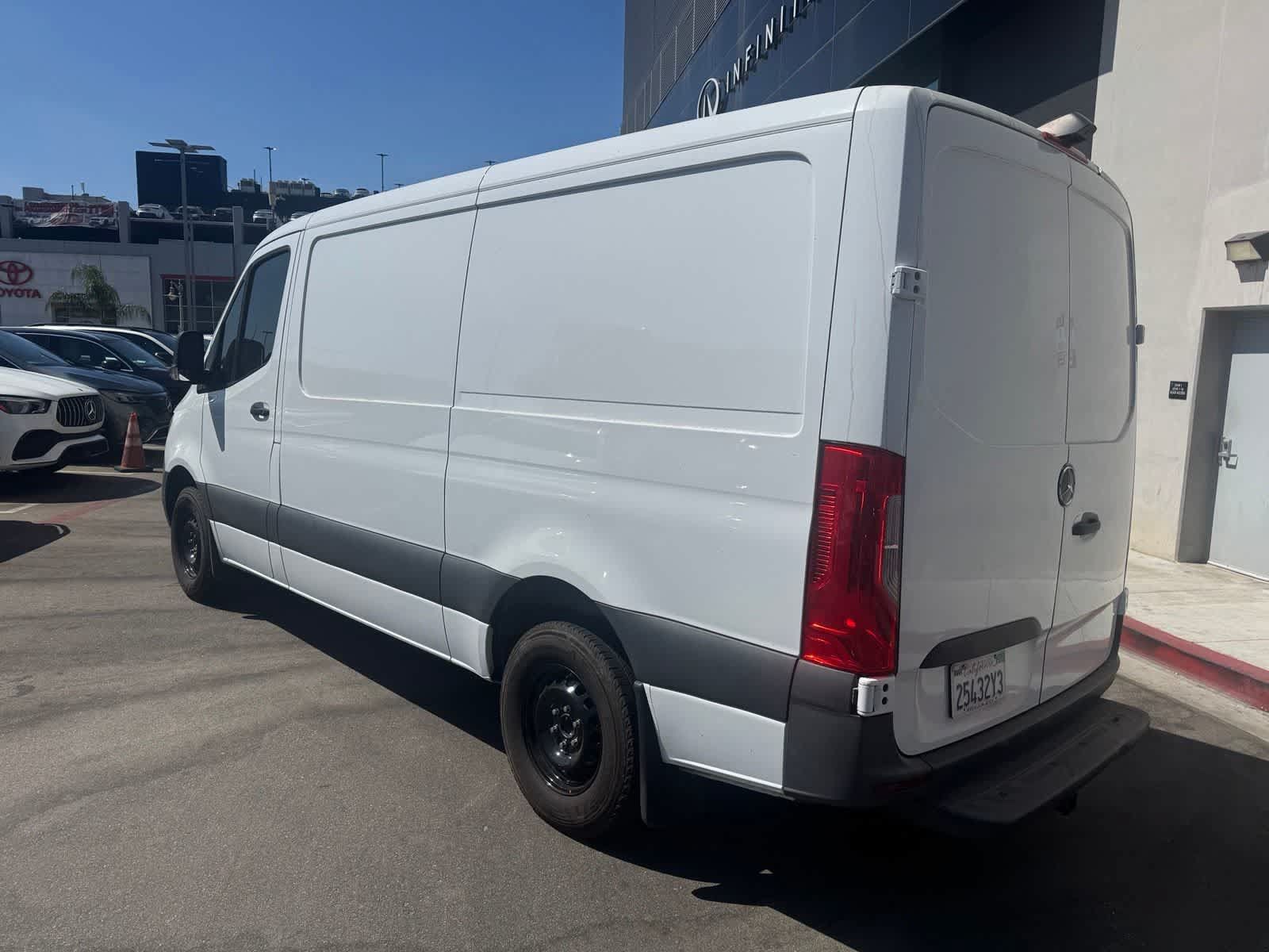 Used 2024 Mercedes-Benz Sprinter 2500 image 6