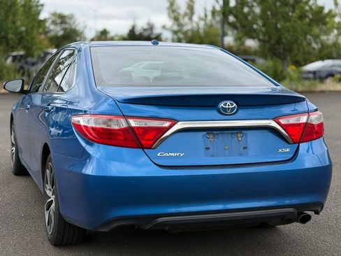 Used 2017 Toyota Camry XSE w/ Moonroof Package FWD image 3
