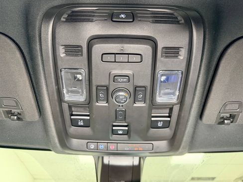 Used 2022 GMC Yukon Denali w/ Denali Premium Package AWD/4WD image 13
