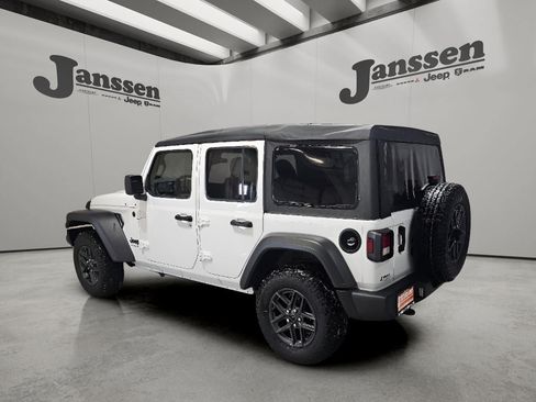 Used 2025 Jeep Wrangler Unlimited Sport AWD/4WD image 2