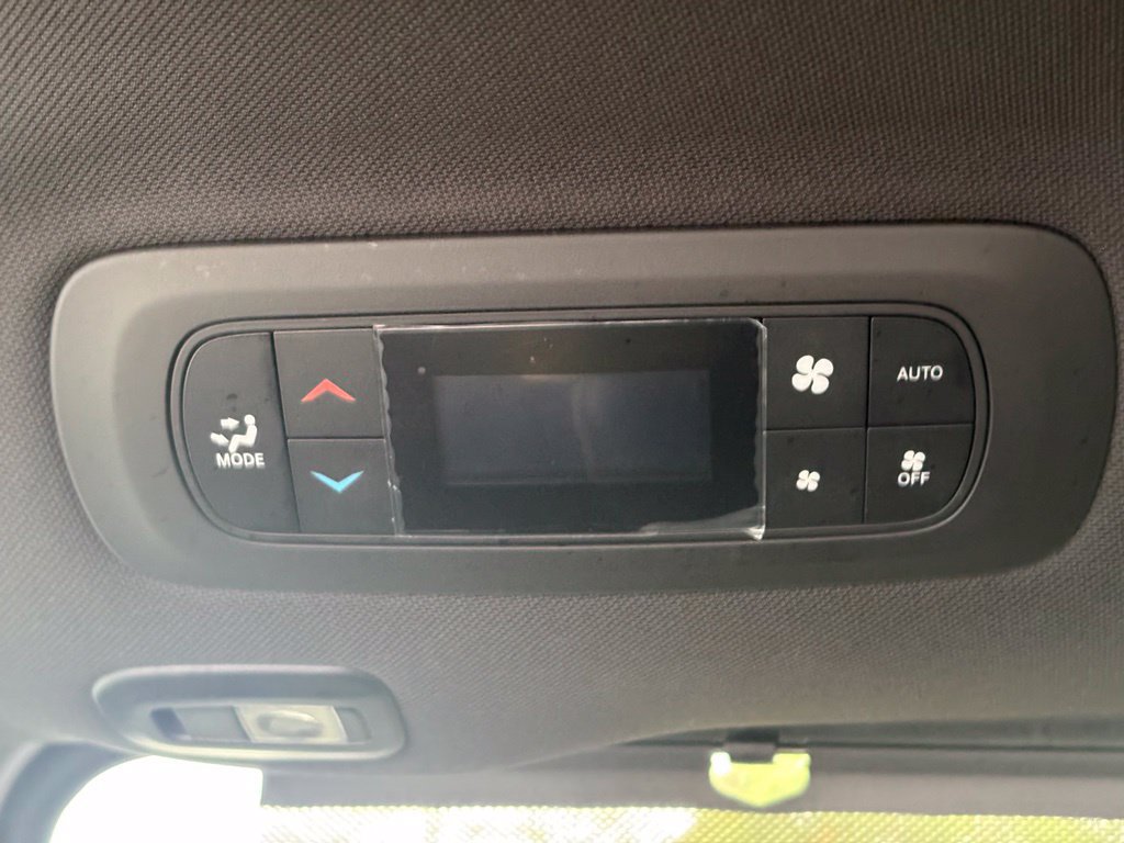 Used 2026 Chrysler Pacifica Limited FWD image 20
