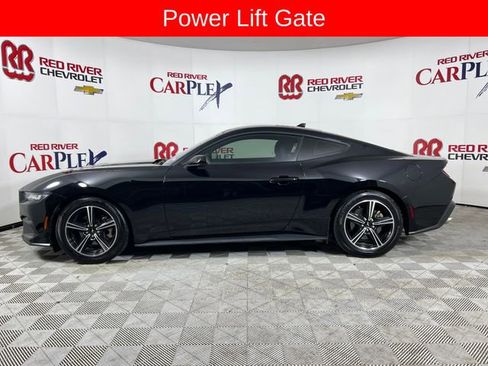Used 2024 Ford Mustang Coupe RWD image 4