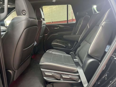 Used 2024 Cadillac Escalade Sport AWD/4WD image 13