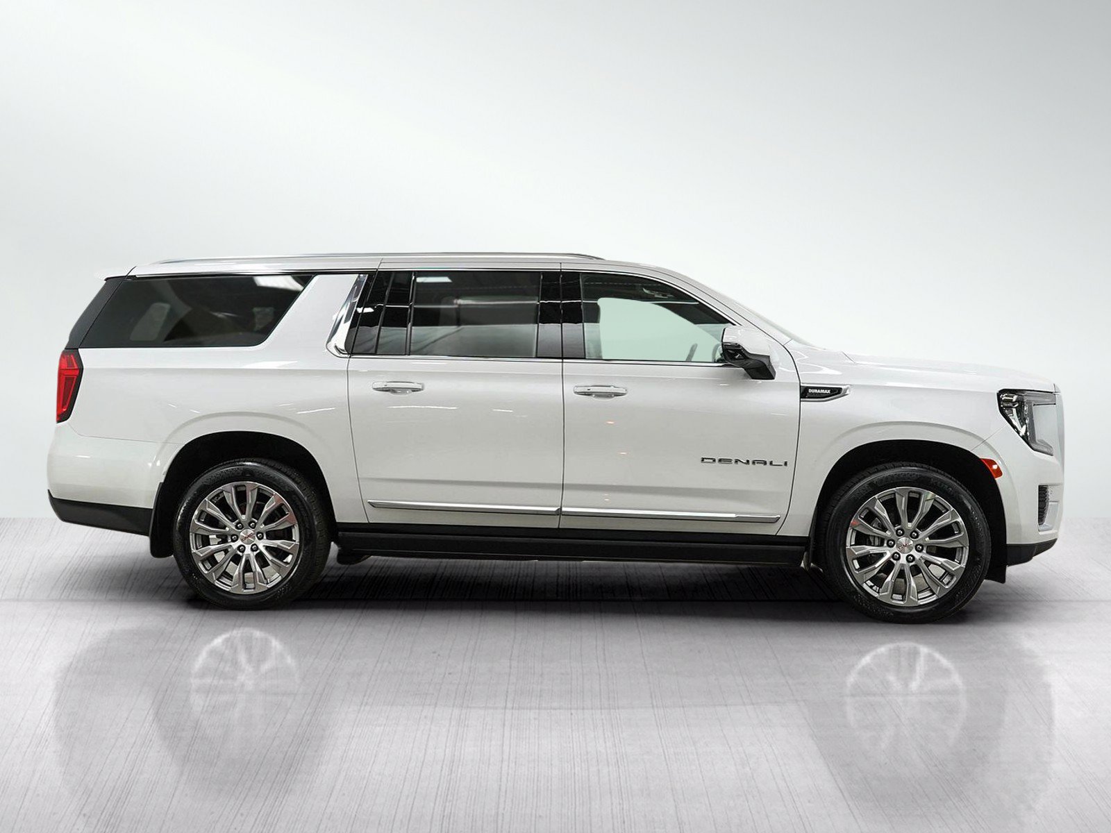 Used 2023 GMC Yukon XL Denali AWD/4WD image 6