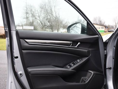 Used 2022 Honda Accord Sport image 11