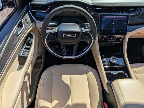 Used 2022 Jeep Grand Cherokee Limited 4xe image 13