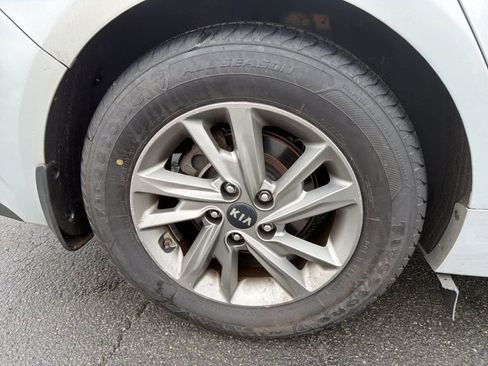 Used 2019 Kia Optima LX image 23