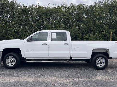 Used 2016 Chevrolet Silverado 2500 W/T AWD/4WD image 4