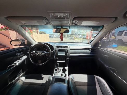 Used 2017 Toyota Camry SE image 6