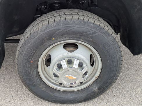 Used 2024 Chevrolet Silverado 3500 LT image 29