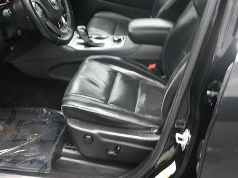 Used 2019 Jeep Grand Cherokee Overland AWD/4WD image 11