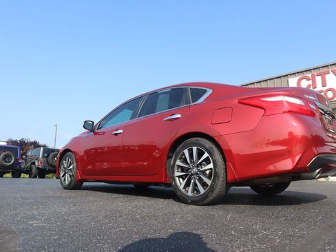 Used 2016 Nissan Altima 2.5 SL w/ Moonroof Package FWD image 18