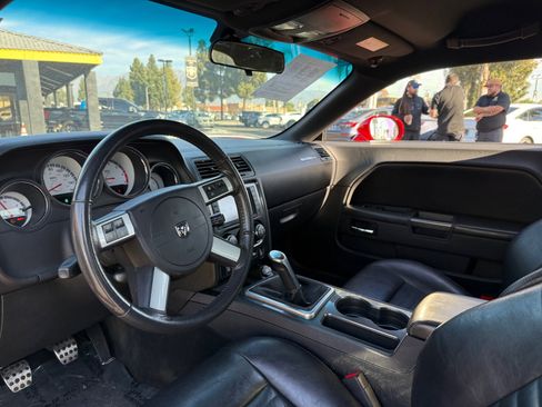 Used 2010 Dodge Challenger R/T image 15