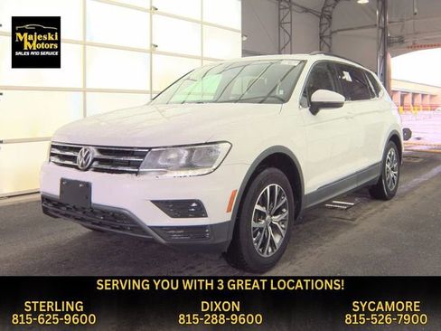 Used 2020 Volkswagen Tiguan SE w/ Panoramic Sunroof Package image 1