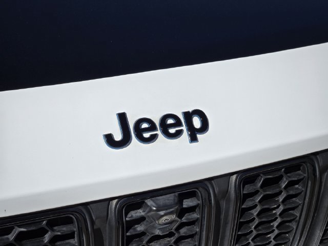 Used 2023 Jeep Grand Cherokee Trailhawk w/ Advanced Protech Group II AWD/4WD image 12