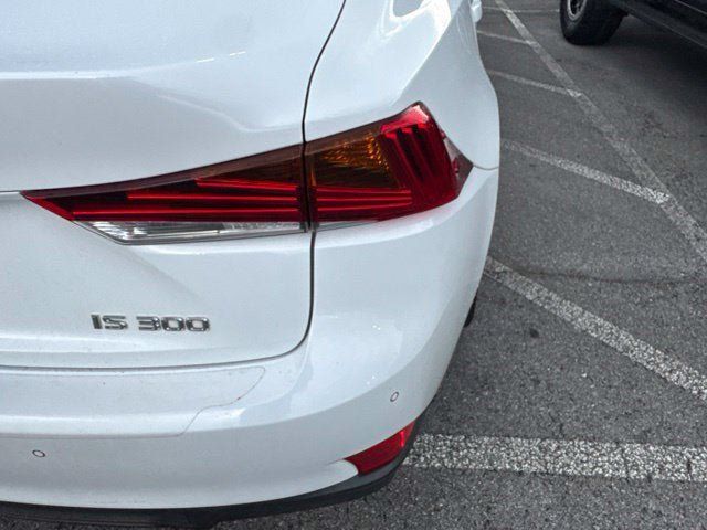Used 2020 Lexus IS 300 F Sport w/ F Sport Package RWD image 15