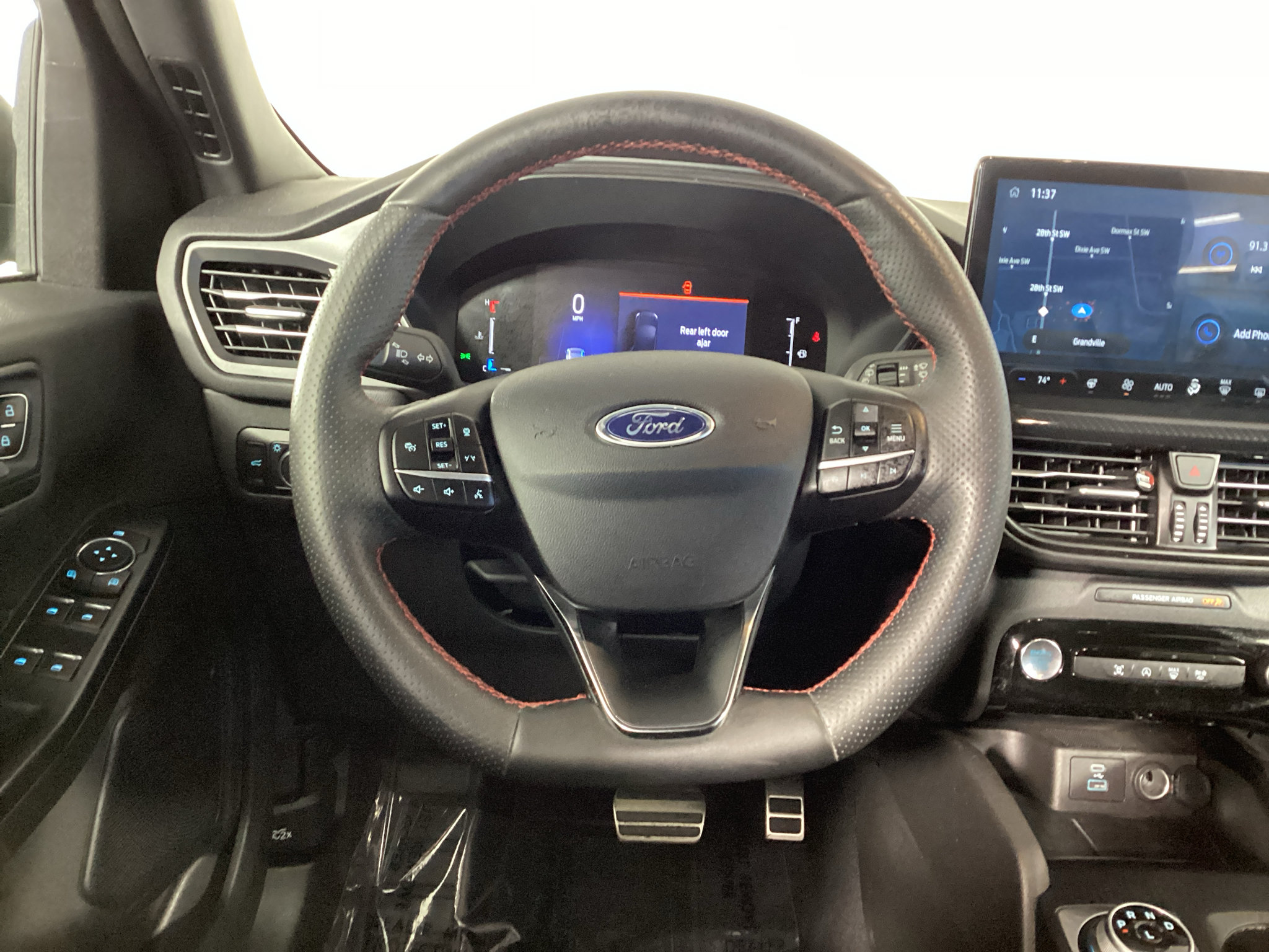 Certified 2023 Ford Escape ST-Line w/ Tech Pack #1 AWD/4WD image 17