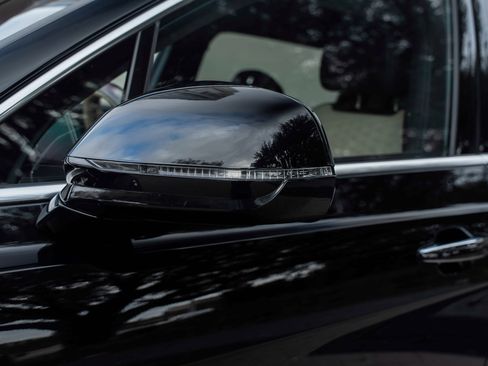 Used 2023 Bentley Bentayga Extended Wheelbase image 12