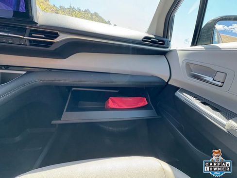 Certified 2025 Toyota Sienna XLE AWD/4WD image 24