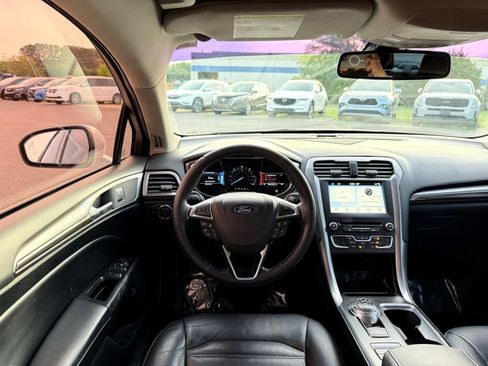 Used 2018 Ford Fusion SE w/ Equipment Group 602A FWD image 24