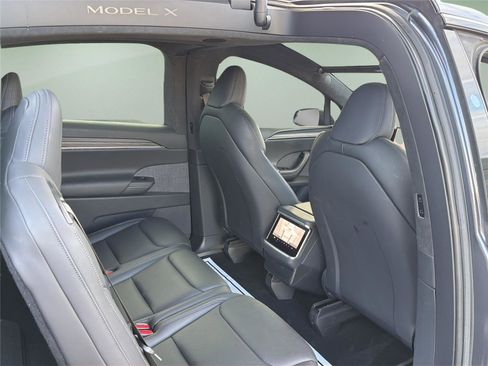 Used 2022 Tesla Model X AWD image 19