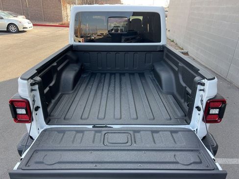 New 2026 Jeep Gladiator Mojave image 24