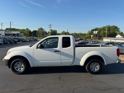 Used 2015 Nissan Frontier S RWD image 4