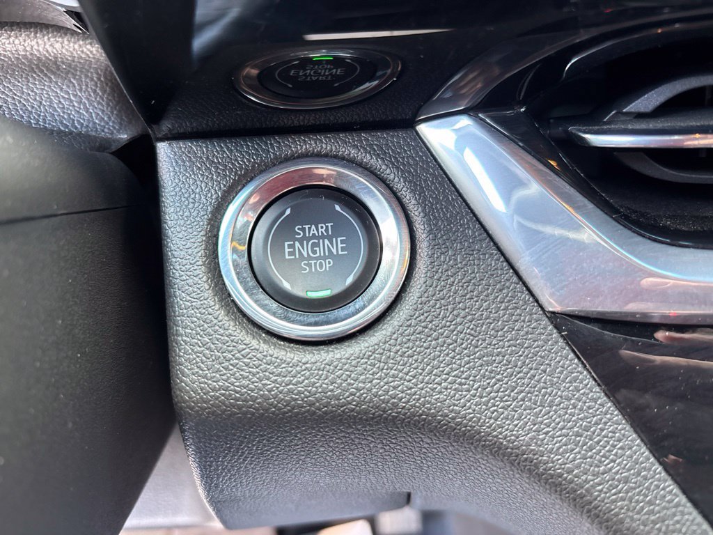 Used 2024 Buick Envista Sport Touring w/ Convenience I Package FWD image 32