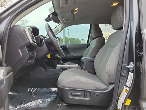 Used 2022 Toyota Tacoma SR5 image 17