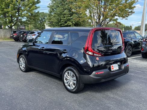 Used 2021 Kia Soul LX FWD image 4