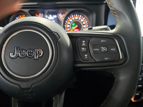 Used 2024 Jeep Wrangler Unlimited Sport AWD/4WD image 17
